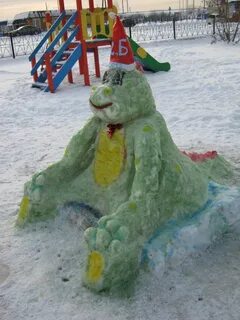 Фигурки из снега дракона