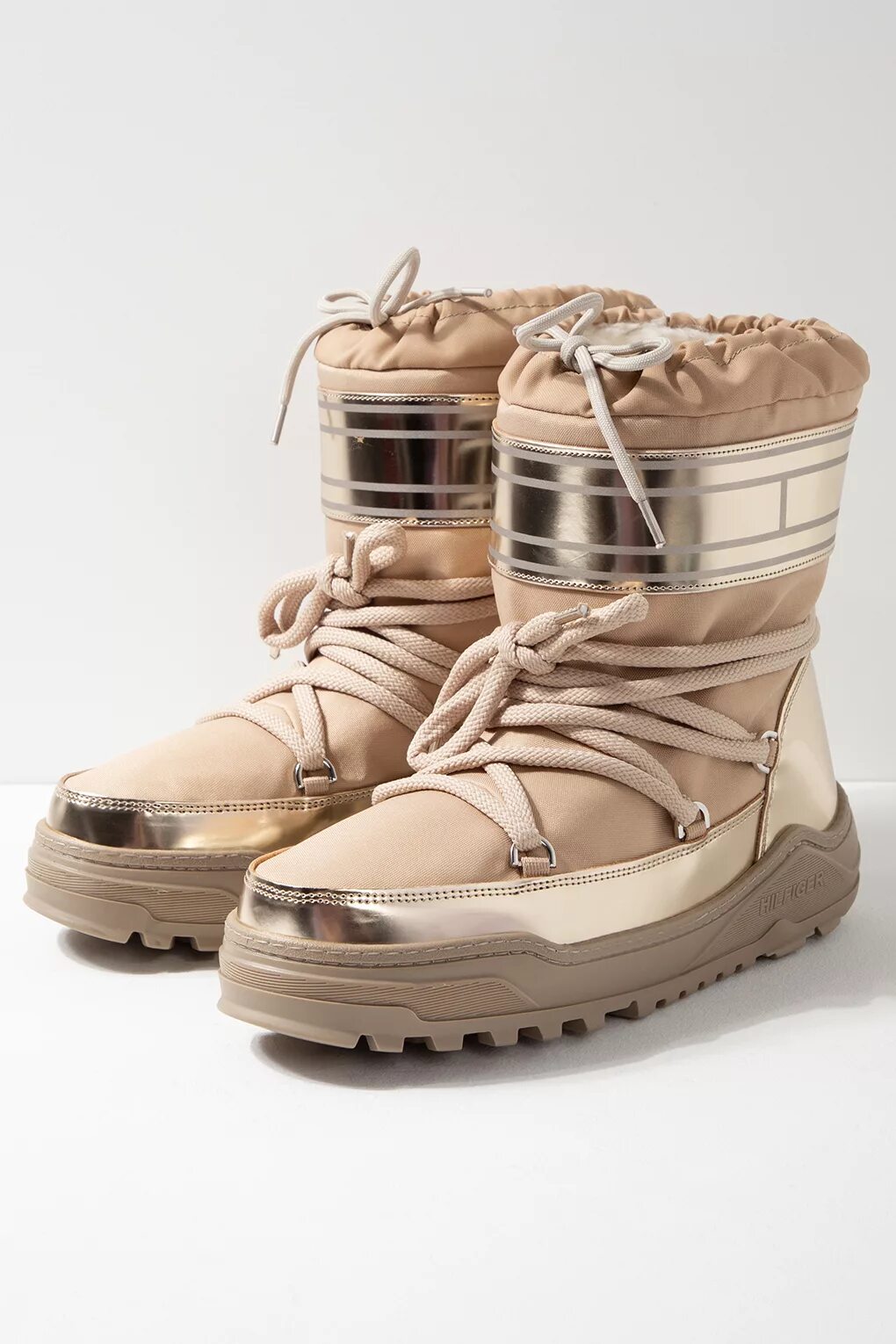 Баленсиага луноходы. Columbia луноходы. Ботинки tecnica moon boot розовые. Balenciaga луноходы. Кроссовки баленсиага луноходы.