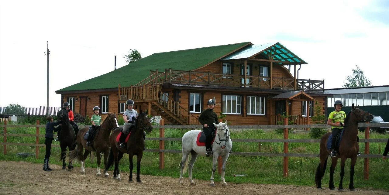 Рождествено верея. Снт кантри 101. Парк рождествено конюшня. Парк усадьбы онег. Река грязна рождествено.