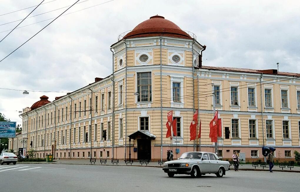 Поликлиника медуниверситета. СИБГМУ Сибирский государственный медицинский университет. Здание СИБГМУ Томск. Главный корпус СИБГМУ Томск. Детская клиника СИБГМУ Томск.