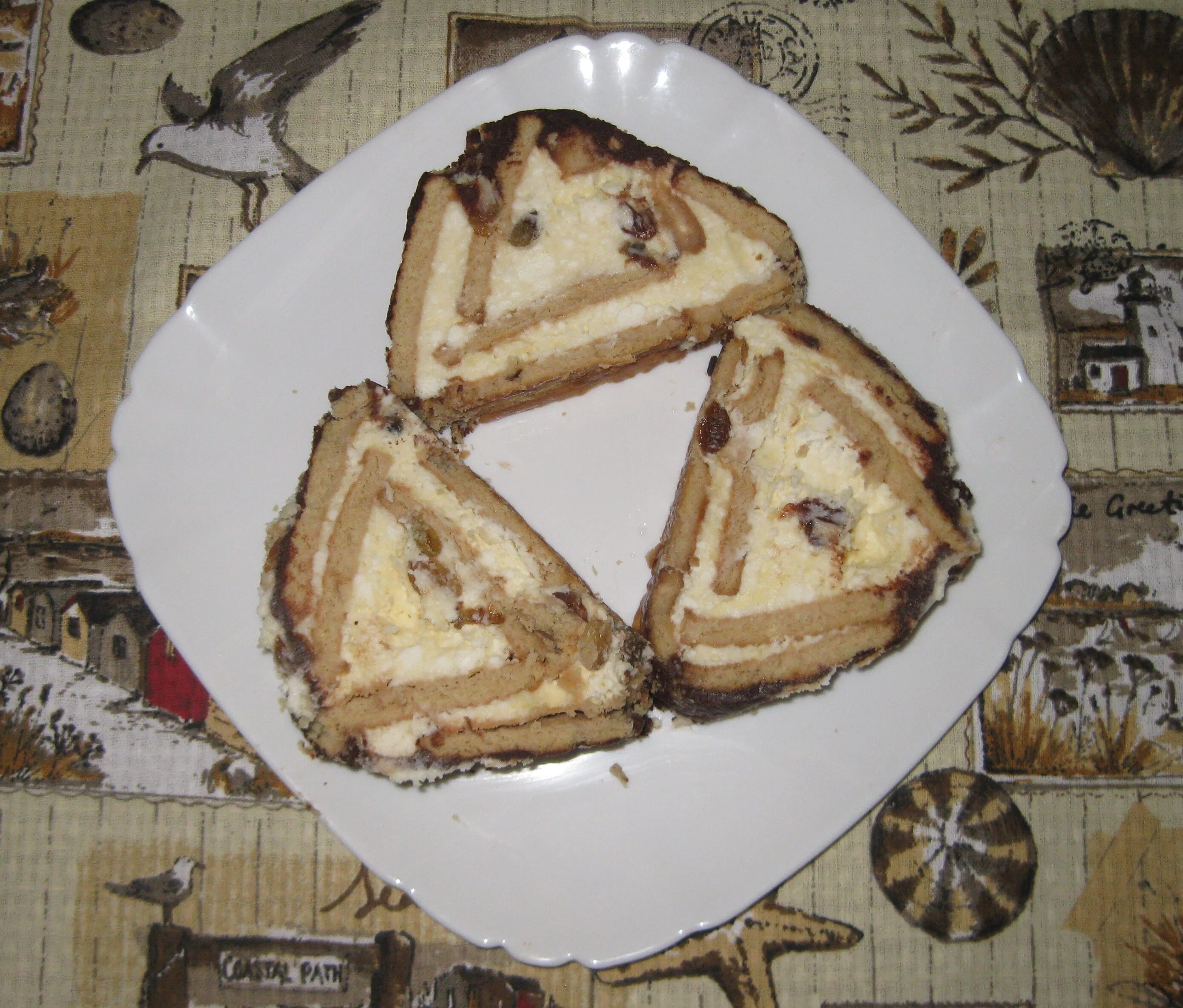 Торт творожный шалаш. Торт творожный шалаш. Торт творожный шалаш. Торт домик из печенья и творога без выпечки. Торт шалаш из печенья.