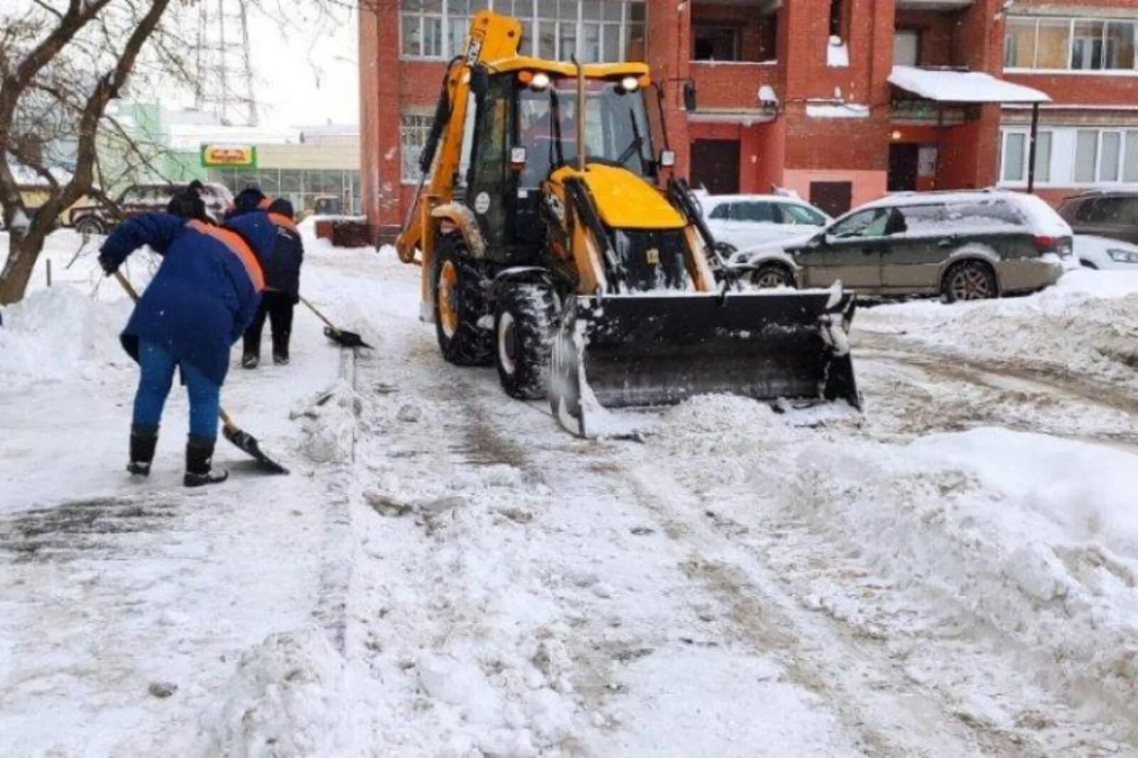 Сайты жкх уфы. Уборка снега в Уфе. Комплексная уборка снега. Внутриквартальная уборка снега. Снегопад в Уфе.