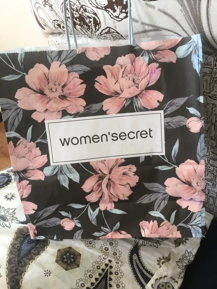 Women s secret fresh. Women Secret пакет. Women'Secret сертификат. Women Secret логотип. Victoria Secret пакет.