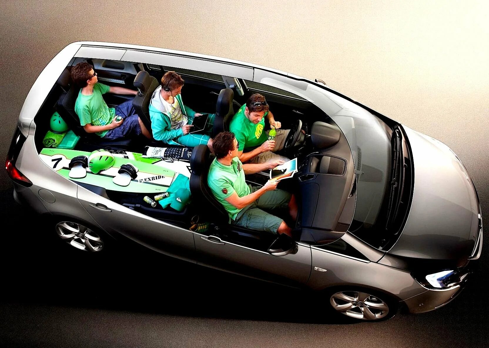 Семейный автомобиль мультивен. Opel zafira tourer 2012. Hyundai 7 местный odyssey. Опель зафира 7 мест. Ford grand c-max.