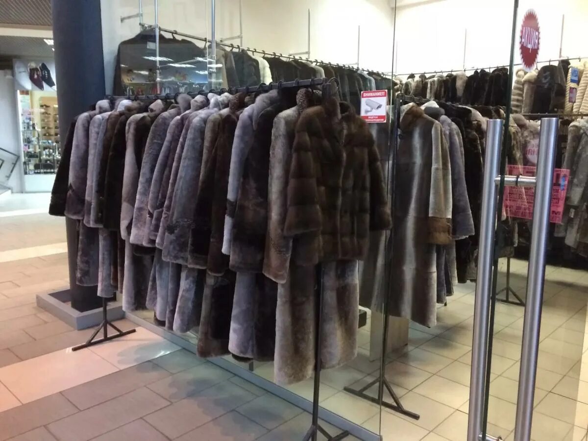 Пятигорск рынок шуб. Шубы на донбасской воронеж. Пятигорский шубный рынок. Пятигорский рынок шуб. Шубы на рынке.