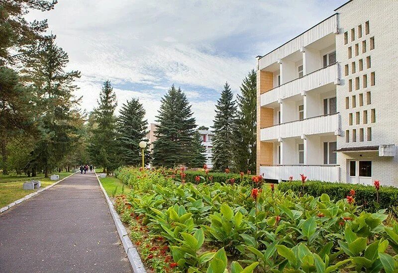 Болбатовский санаторий. Санаторий белорусочка море. Туры в санатории беларуси. Озеро нарочь беларусь санаторий. Санаторий нарочь белоруссия.