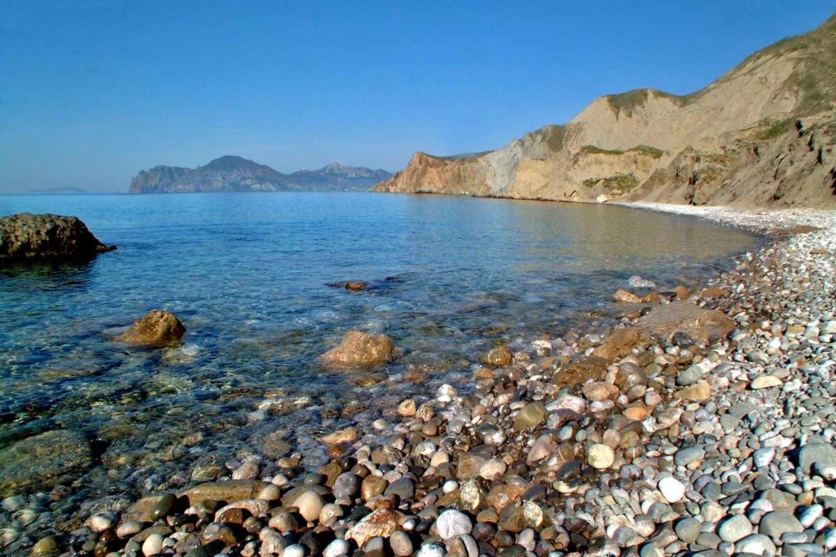 Побережье черного моря пляж. Черное море судак пляж; море. черное море крым. берег черного моря крым. лето в крыму.