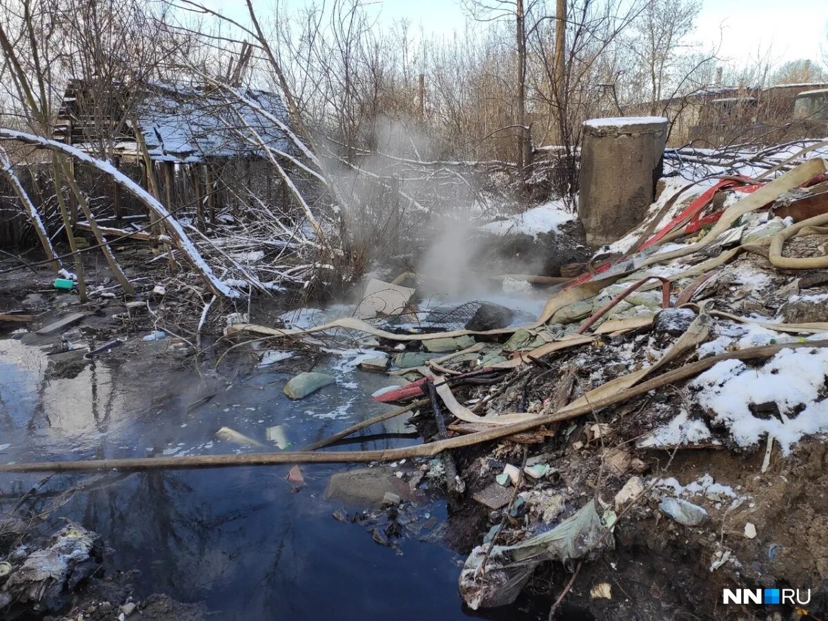 Смрадная вода это. Воду дали на автозаводе. Прорыв коллектора в европе. Прорыв коллектора в зеленоградске. 28 единиц техники откачивают воду с улиц города.