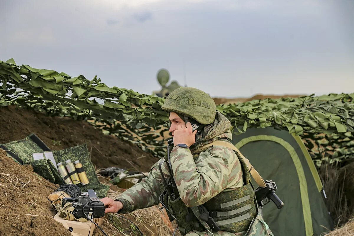 Связь в зоне сво. Учения ВДВ В Крыму. Учения войск связи. Военный Связист. Десантники Связисты.