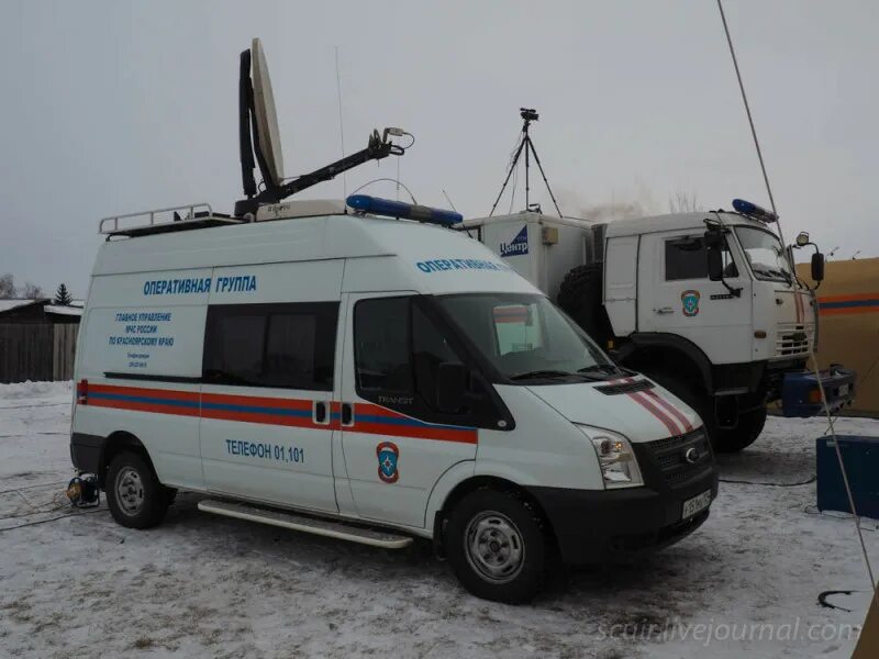 Старший оперативной группы. Автомобиль оперативной группы ГУ МЧС России. Оперативные машины МЧС. Оперативная группа МЧС. Машина оперативной группы МЧС.