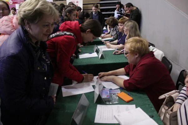 Центр занятости населния. Центр занятости тобольск вакансии. Цзн тобольск вакансии. Центр занятости тобольск вакансии. Тобольский центр занятости.