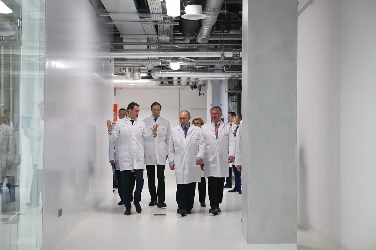 миллер газпром. открытие завода. новый завод электроники. макрогрупп. санкт петербурге открылся завод.