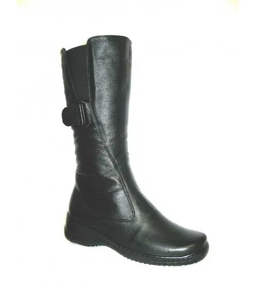 Женская обувь в магазине экватор. Фабрика сапог. Сапоги фабричный. Лель киров фото фабрики. Обувная фабрика комбат.