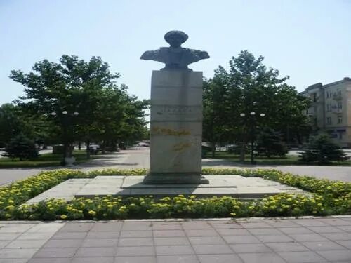 где похоронен гамзат цадаса