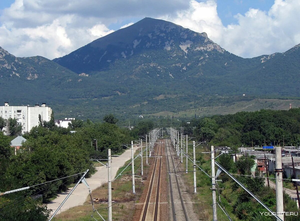 Пос станция бештау. Станция бештау железноводск. Бештау железноводск поезд. Железноводск бештау жд. Жд вокзал бештау.