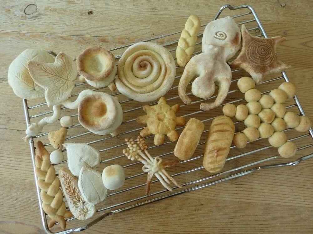 Сушка соленого теста в духовке. Высушить тесто. Поделки из соленого теста сушат в духовке. Как быстро высушить соленое тесто. Высушить тесто.