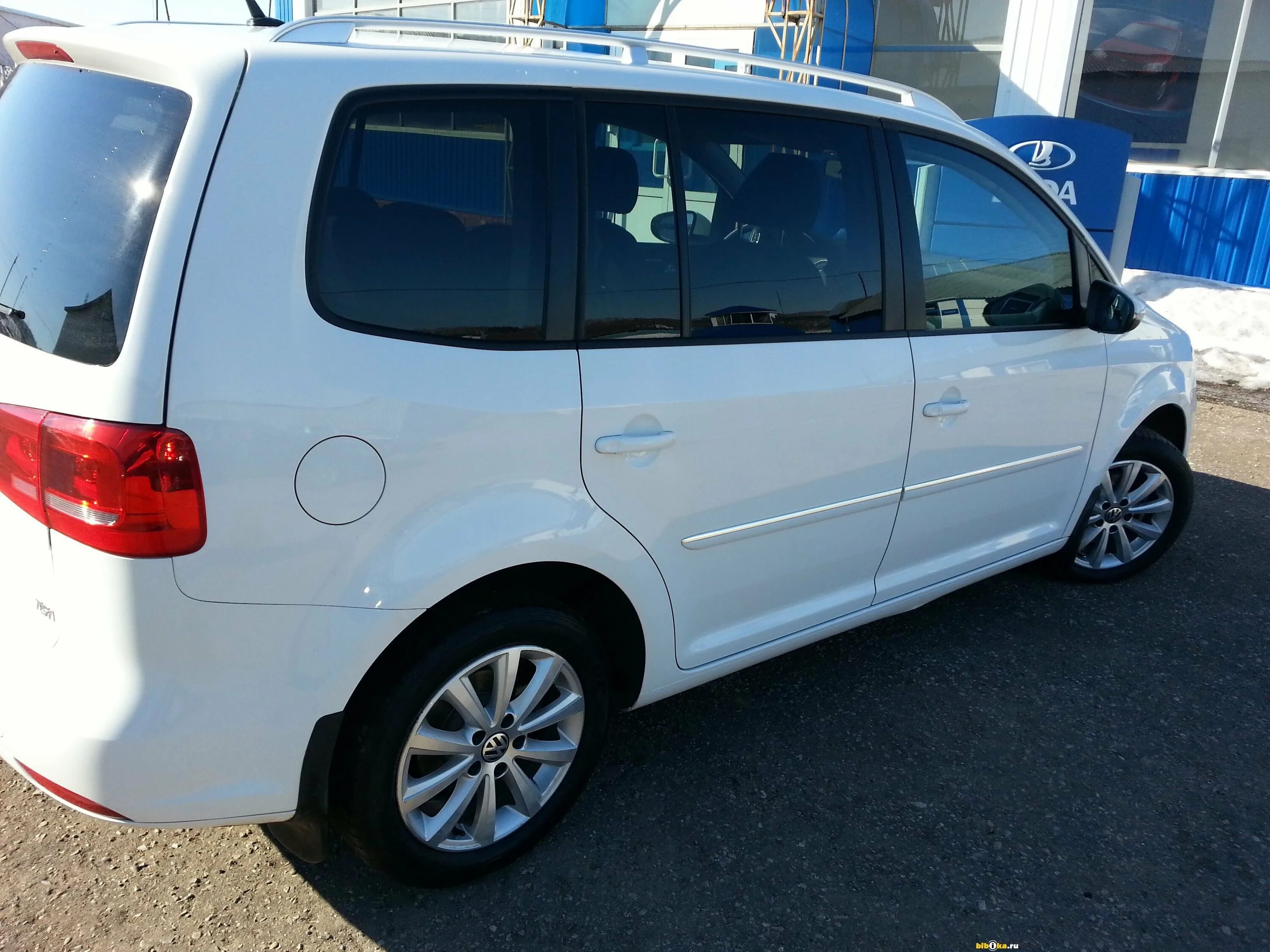 Фольксваген туран 7. Фольксваген 7 местный. volkswagen touran 7 мест. фольксваген 7ми местный туран.