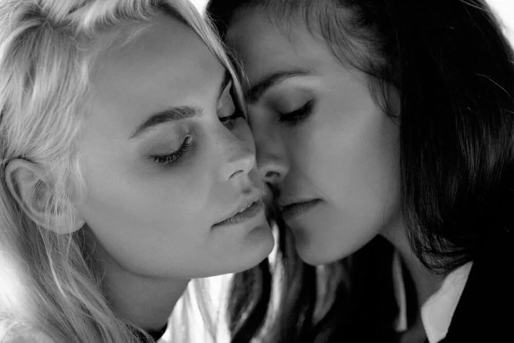 Lesbian новые. Самые красивые девушки Лезби. Самые красивые лесби пары. Украинские лесбияночки. Молодые девочки лесбияночки.