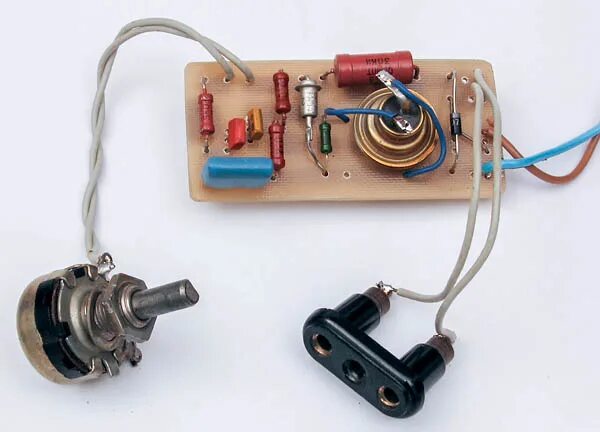 Регулятор оборотов скорости двигателя 220 вольт. В500к регулятор. Диодный мост на тиристорах ку202н. Без корпуса. Самодельный регулятор напряжения 12в.