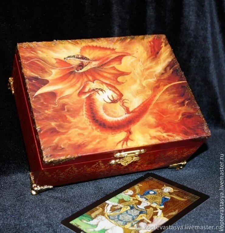 Св стразы бархат. 4 королевы таро. Вайлдберриз саламандра стразы. Саламандра таро татьяна. Таро саламандра.