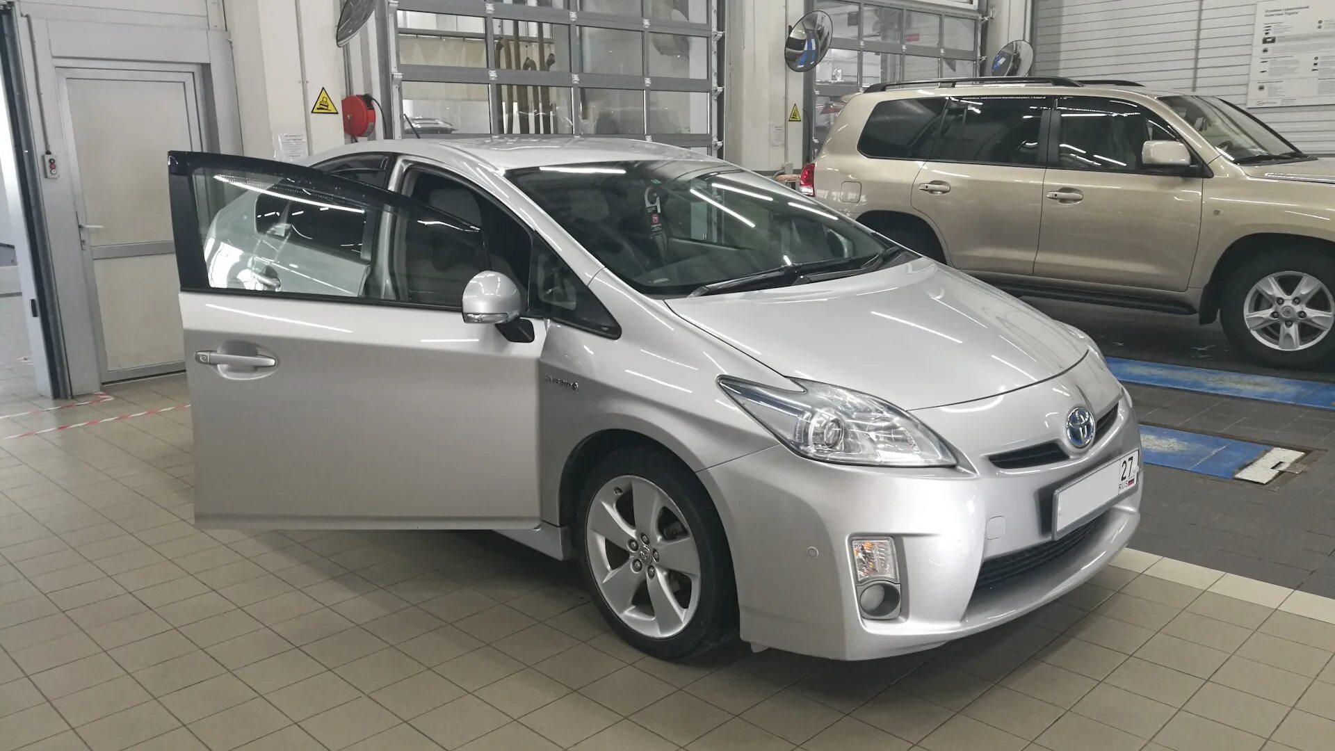 Комплектации Тойота Приус 30. Toyota Prius zvw30 g. Toyota Prius 30 комплектация js. S комплектация Приус 30. Купить приус в хабаровске