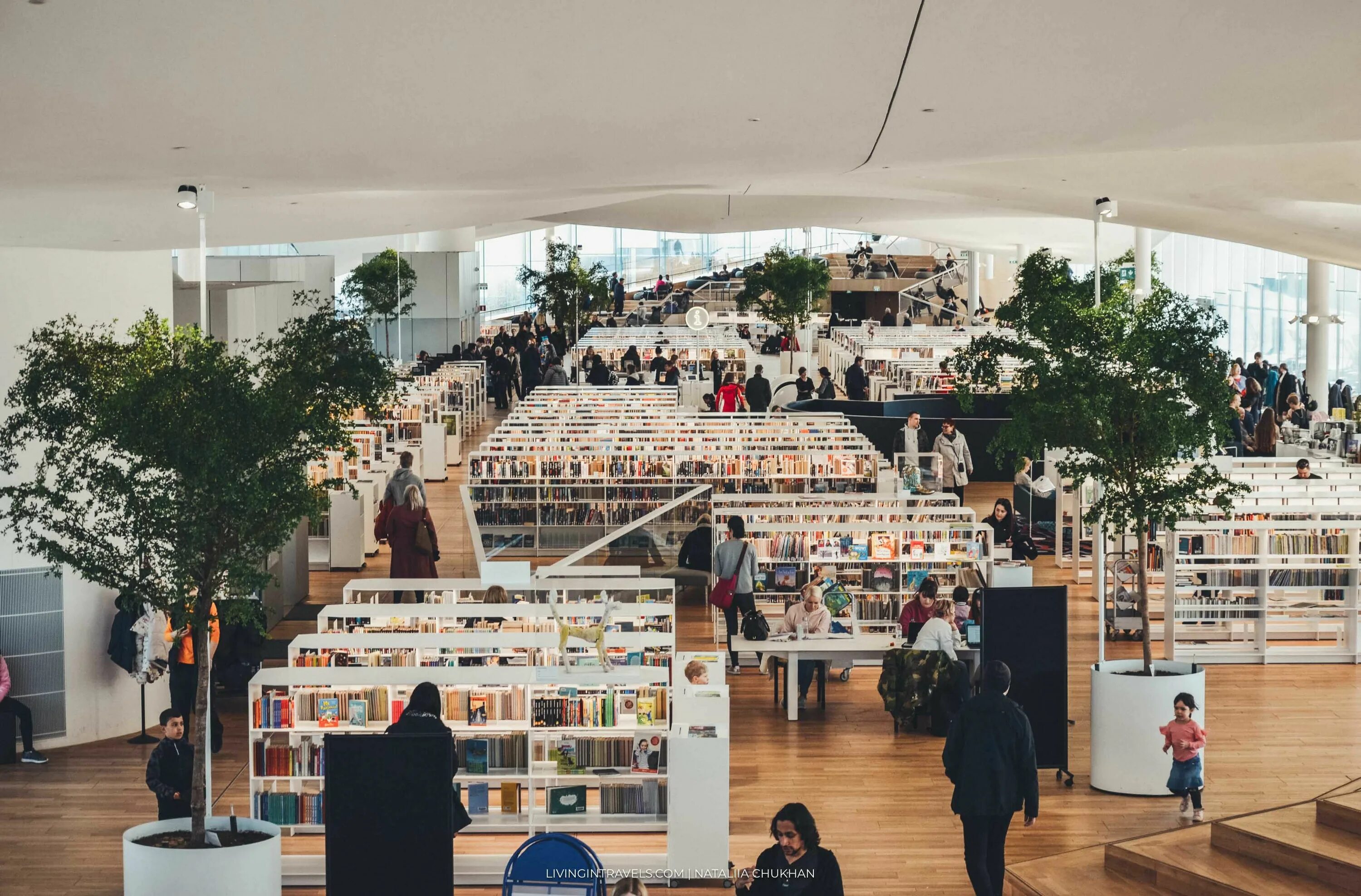 Дни хельсинки. Праздник vappu. День хельсинки в финляндии. Культурно-познавательный туризм. Нольте хельсинки памятник.