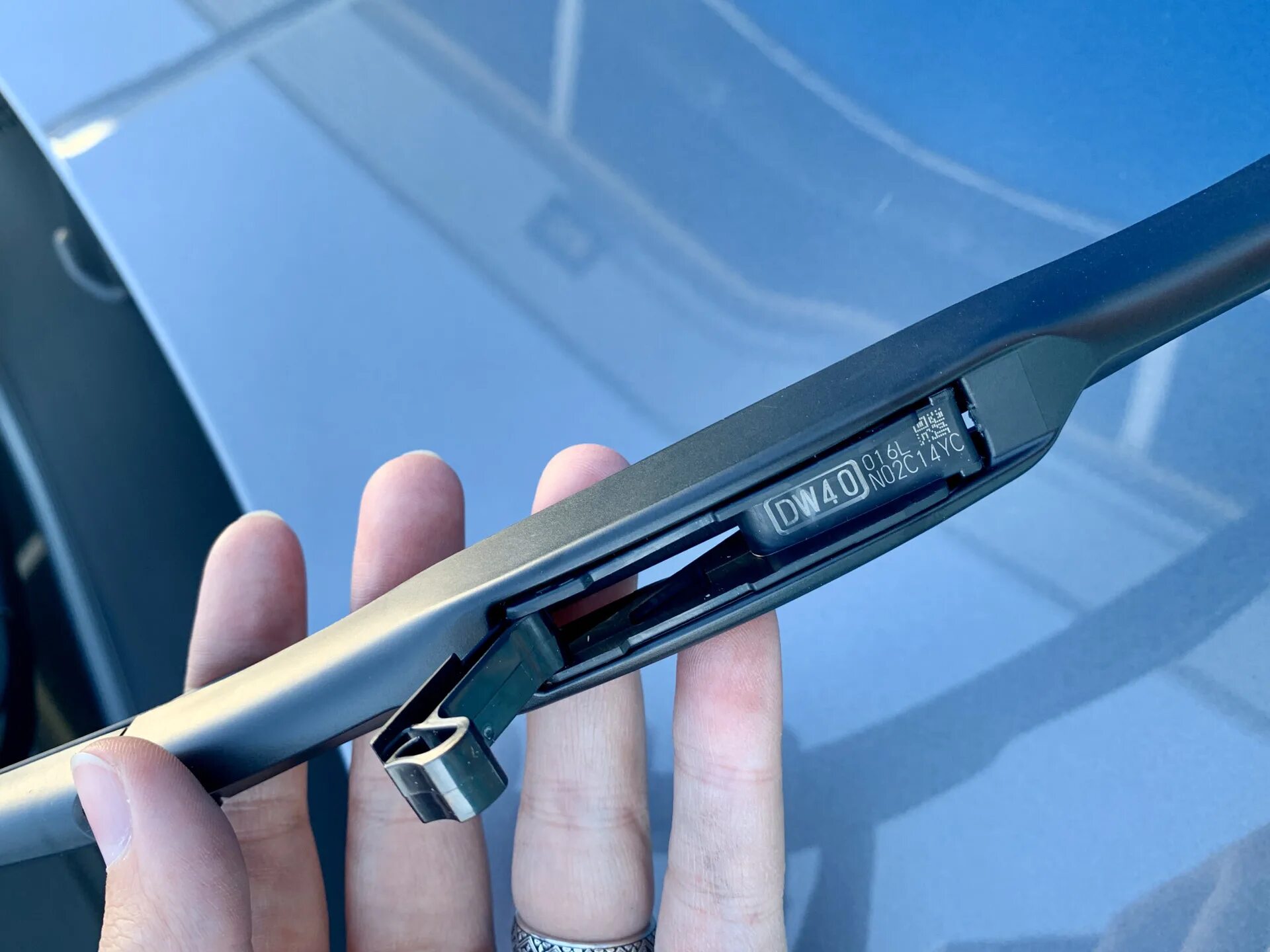 Denso hybrid купить. Щетка стеклоочистителя Denso Wiper Blade. Щетка стеклоочистителя Rio XLINE. Стеклоочистители Kia Rio x-line. Kia Rio 4 дворники.