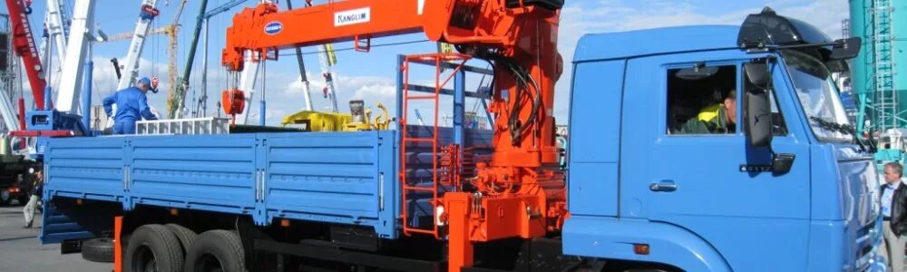 Оператор машинист манипулятора. Корейские манипуляторы 15 тонн с кабиной машиниста. машинист крана манипулятора. оператор крана манипулятора. машинист оператор крана манипулятора.