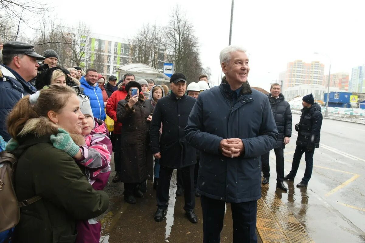 Новости какая главная новость. Дегунино реновация мэр Москвы. Мэр Западное Дегунино. Собянин дом.