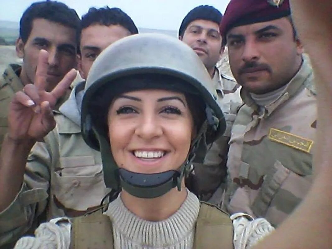 Игил девушки. Курдянки пешмерга. Сирийские девушки. Курдские девушки. Красивые сирийские девушки.