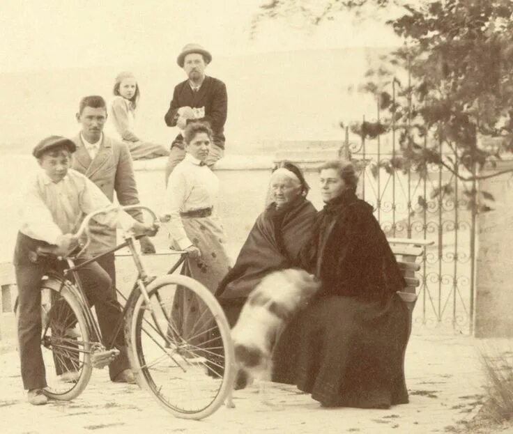 Викторианская семья the hughes family. 1888 год семья. 1888 год семья. 1888 год семья. Чехов в кругу семьи.