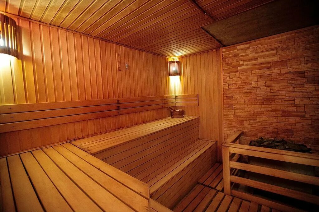 жемчужина белово пристанище викингов. баня с открытой каменкой посередине. сауна жемчужина белово викинги. жемчужина белово сауна. окская жемчужина рязань сауна.