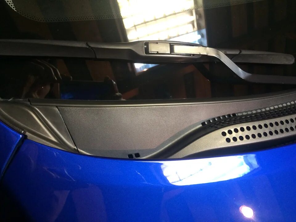 Уплотнитель жабо и пыльники от КАМАЗа - KIA Rio (3G), 1,6 л, 2011 года тюнинг DR