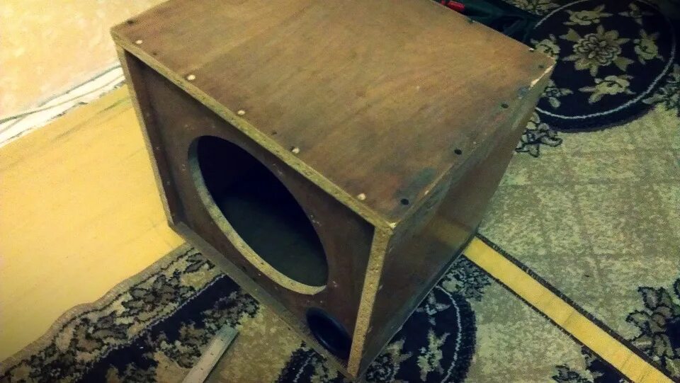 Короб саба лучший. Короб под прайд джуниор 15. Короб для сабвуфера jbl cs 1210. Короб под 12 саб jbl киловатник. Короб для сабвуфера jbl cs 1214.