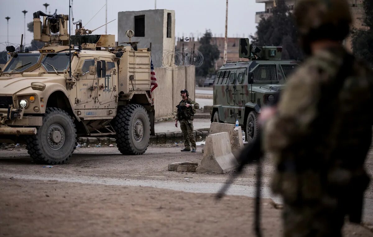Сколько сша в сирии. Американские войска в сирии. сирийские военные. российские войска в сирии. армия сша.