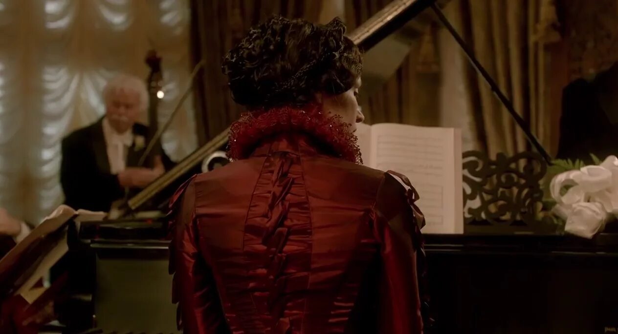 Crimson багровый. миа васиковска багровый пик 2015. Crimson багровый. Crimson багровый. том хиддлстон багровый.