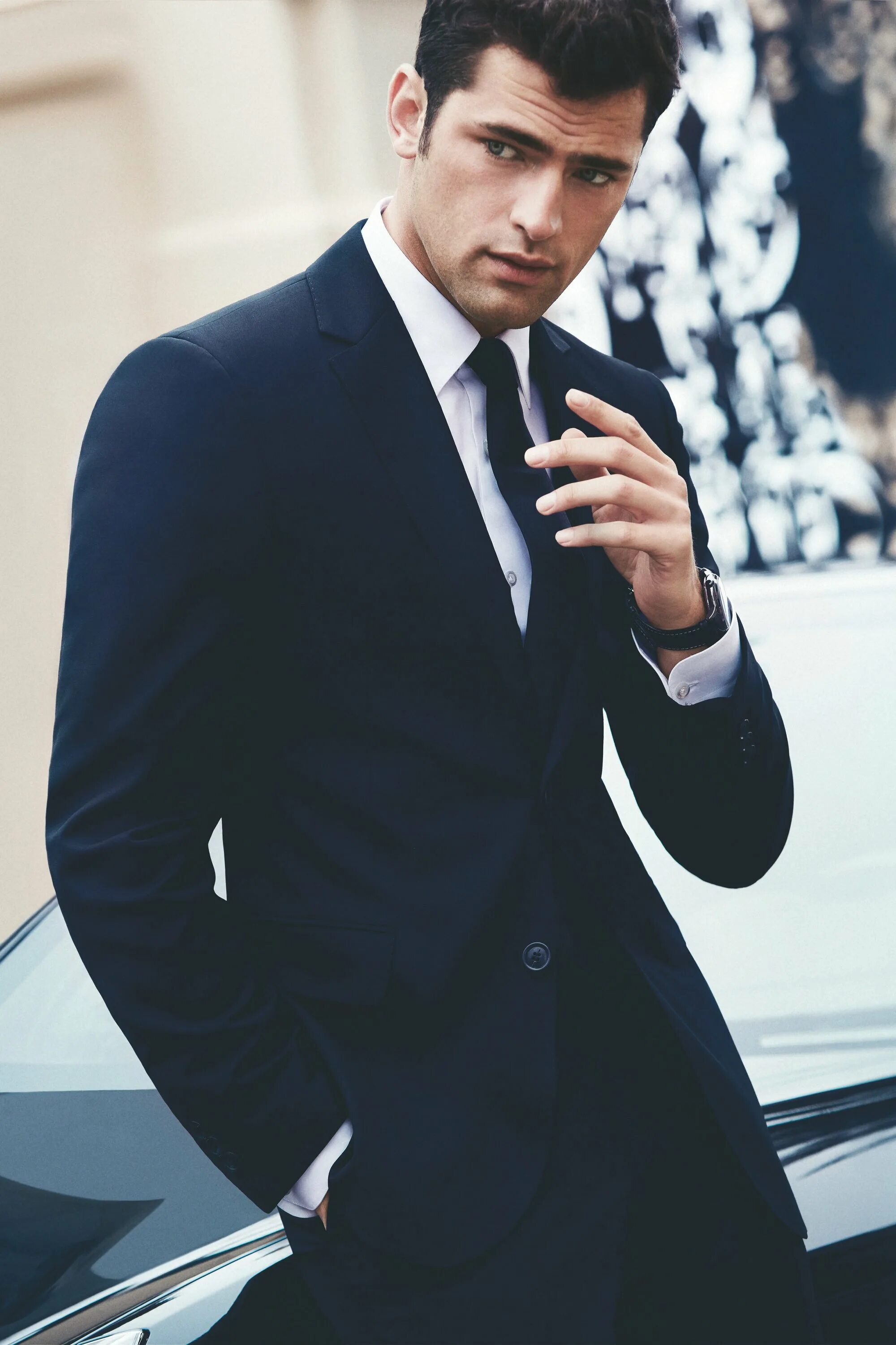 Парень в костюме. Мэтт бомер. Брюнет в костюме. Брюнет в костюме. Antonio navas.