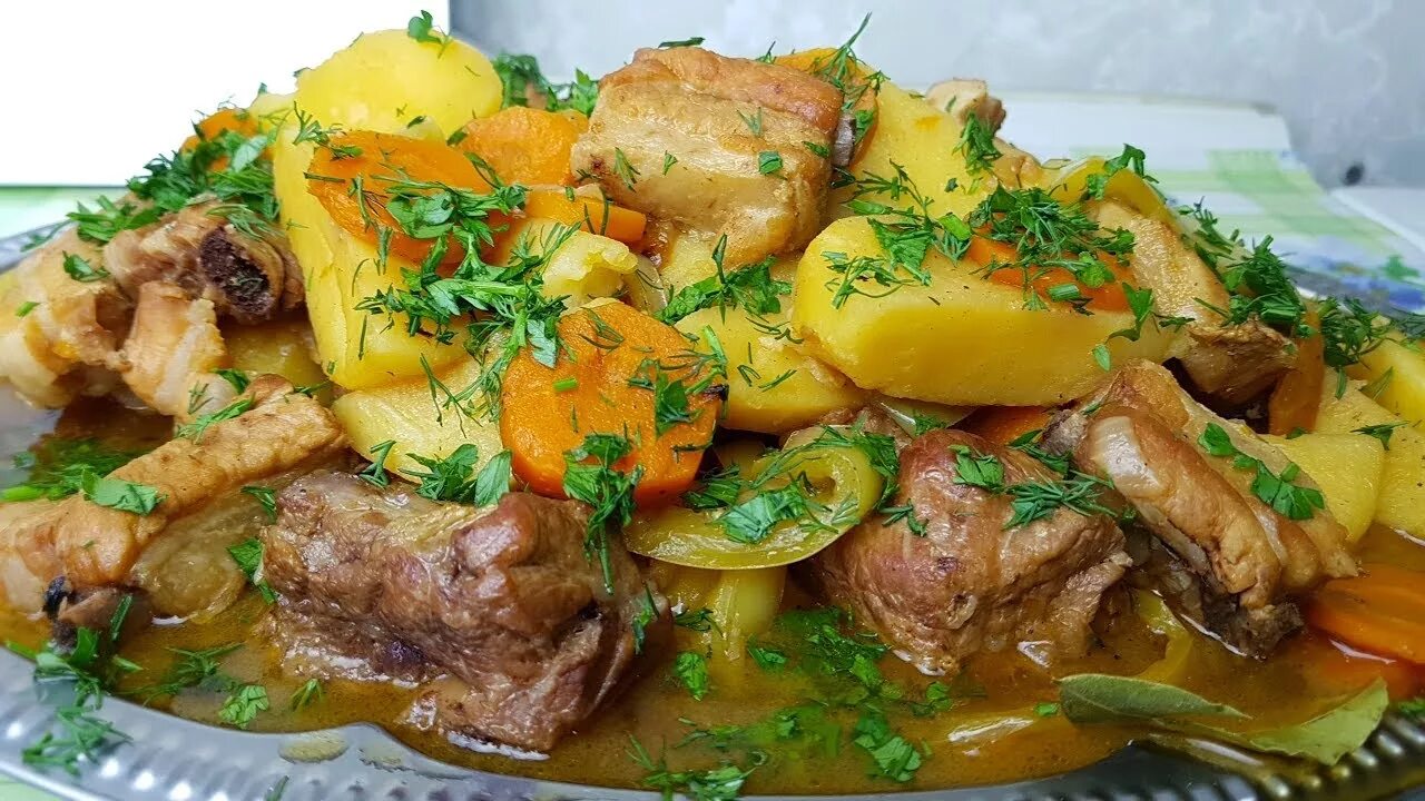 Картошка с мясом рецепты с фото. Национальная кухня цыган. Цыганская кухня национальные блюда. Праздничное жаркое. Блюда цыганской кухни.