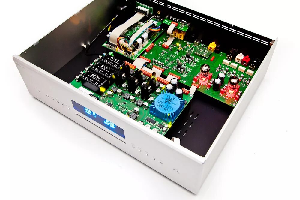 Avm evolution m2. 2. Avm evolution cs 3. Lampizator golden atlantic. усилитель avm evolution a1.