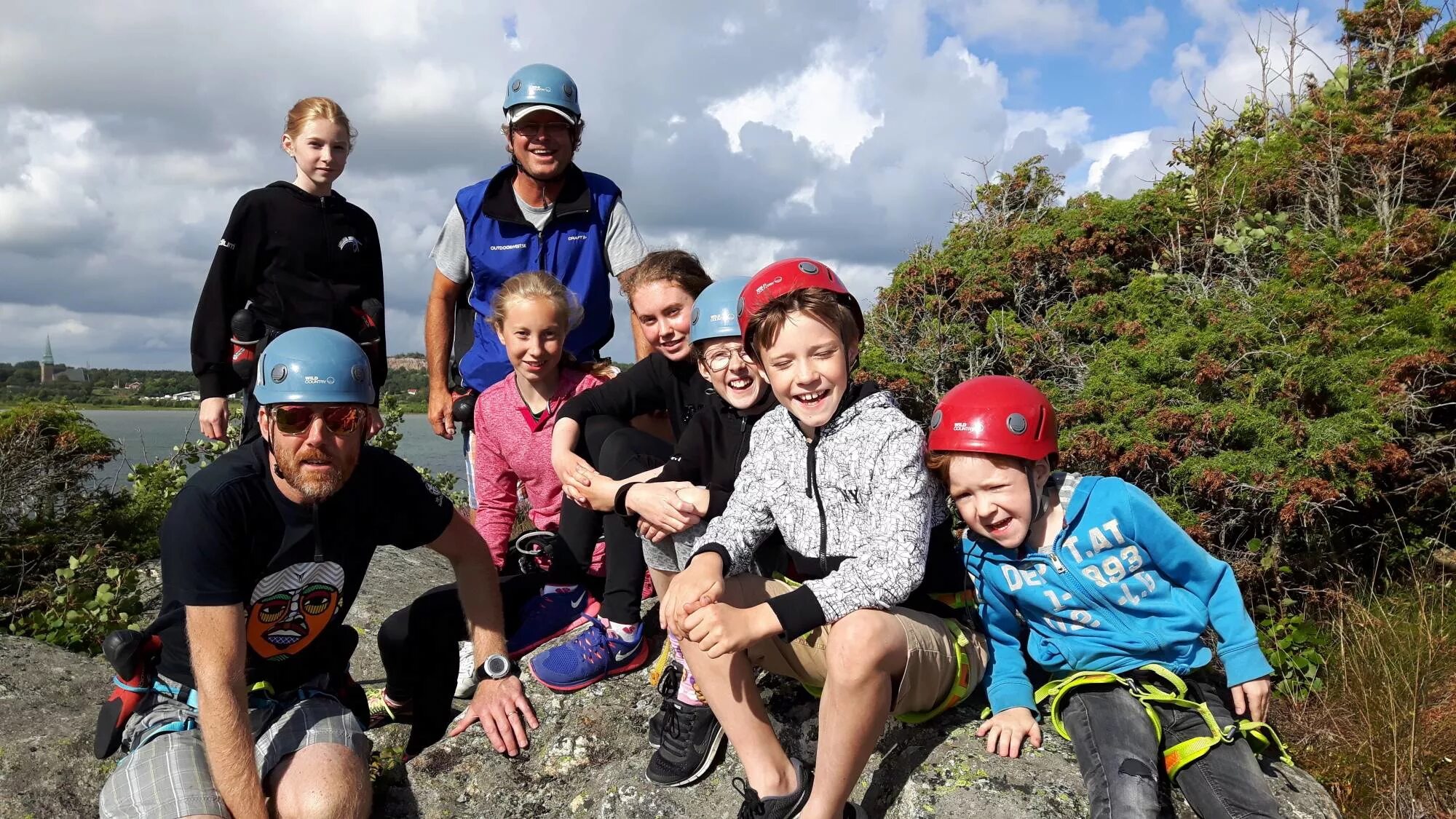 Travel+adventure ведущие. Adventure family. Family adventures. Путешествие в горы. Семья на отдыхе картинки.