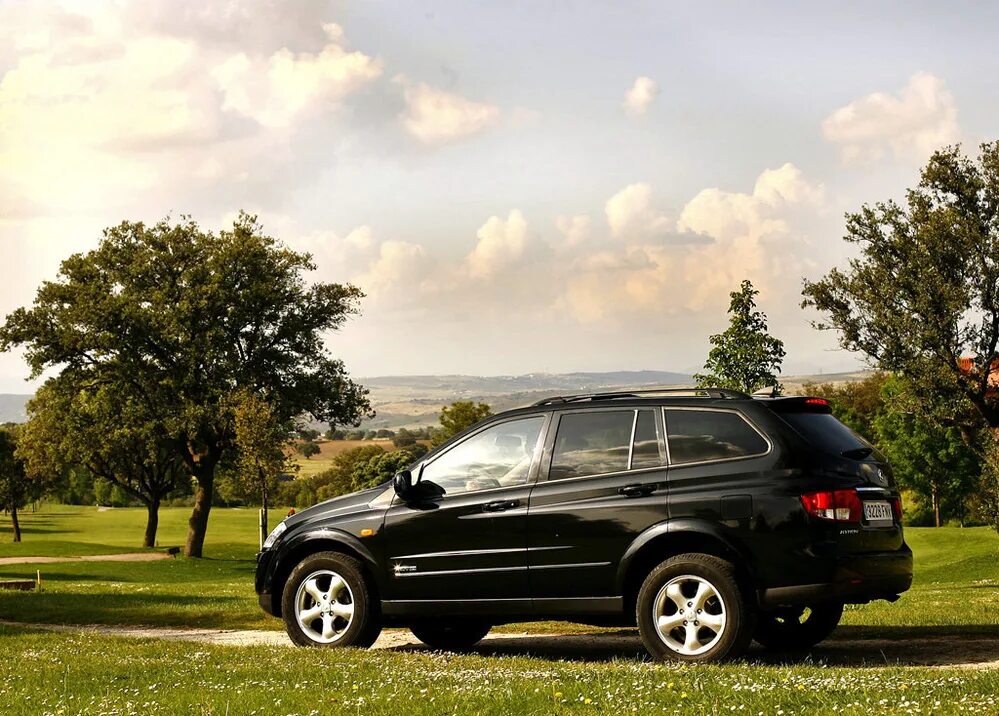 Санг енг кайрон отзывы. Саньенг Kyron. Саньенг Кайрон 1. SSANGYONG Kyron 1 поколение. Санг енг Кайрон 2.