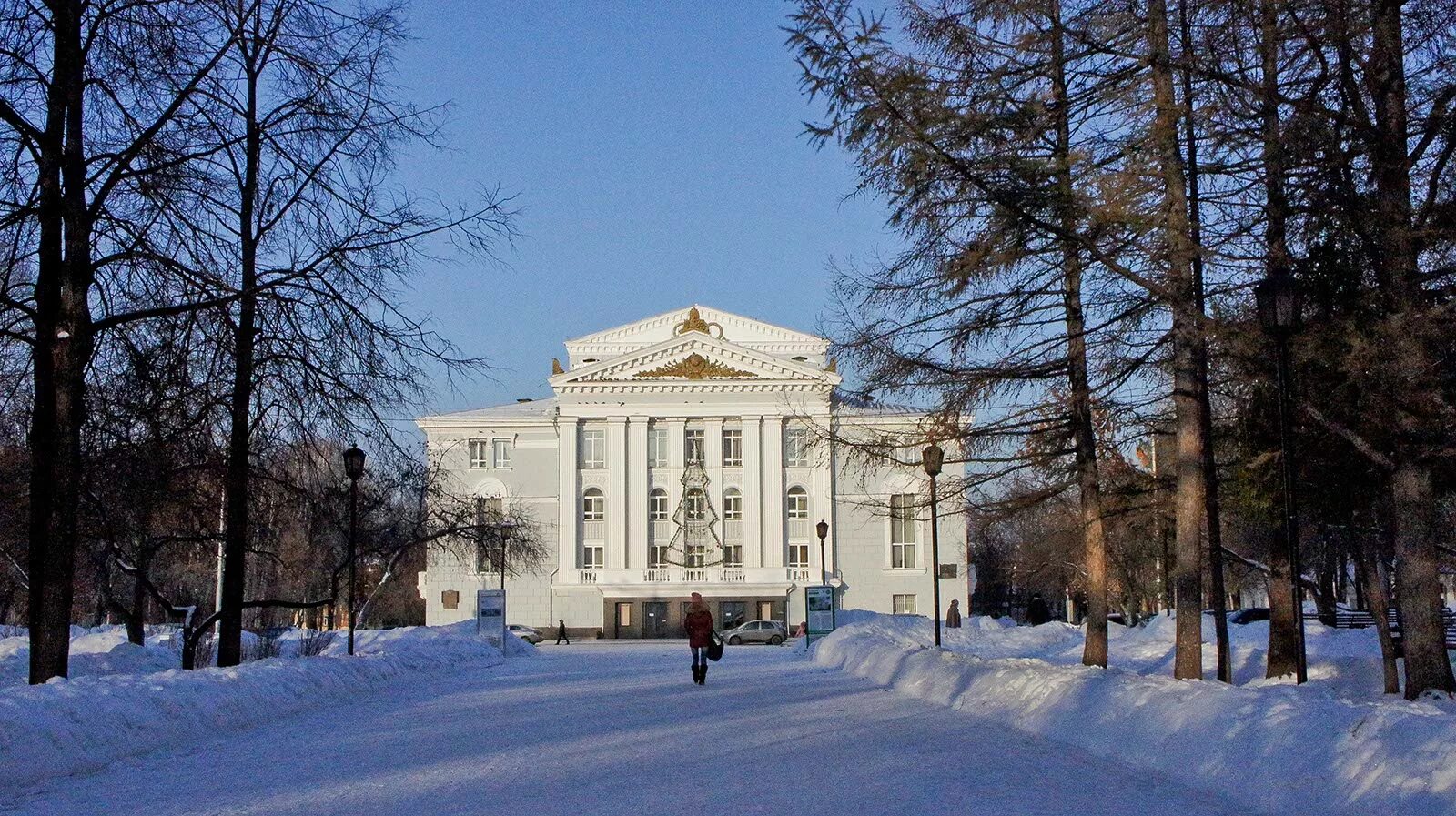 Пермский театр оперы и балета имени п. и. Чайковского. Театр театр оперы и балета Пермь. Театр оперы и балета Чайковского Пермь. Театр оперы и балета Пермь зимой.