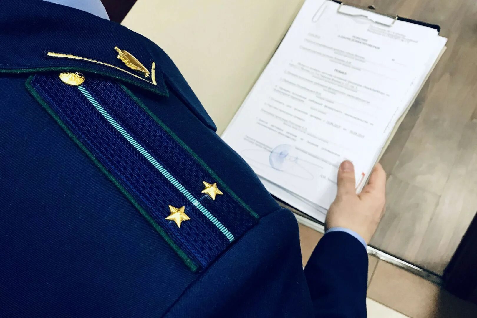 Прокурор джейрахского района. Работники прокуратуры. Прокурор проверяет. Запреты прокурора. Прокуратура.