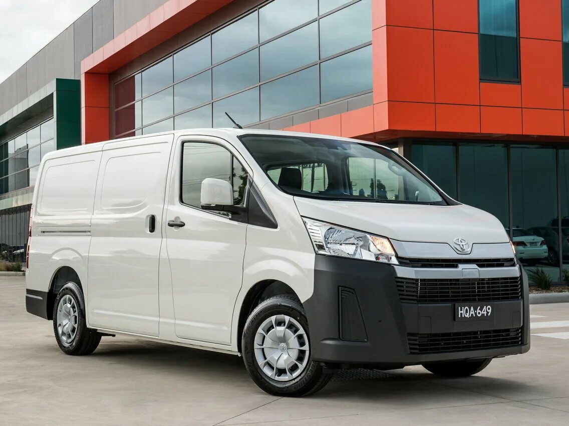 Новая тойота хайс. Toyota Hiace h300. Toyota Hiace 2021. Тойота Hiace 2019. Toyota Hiace 2020.