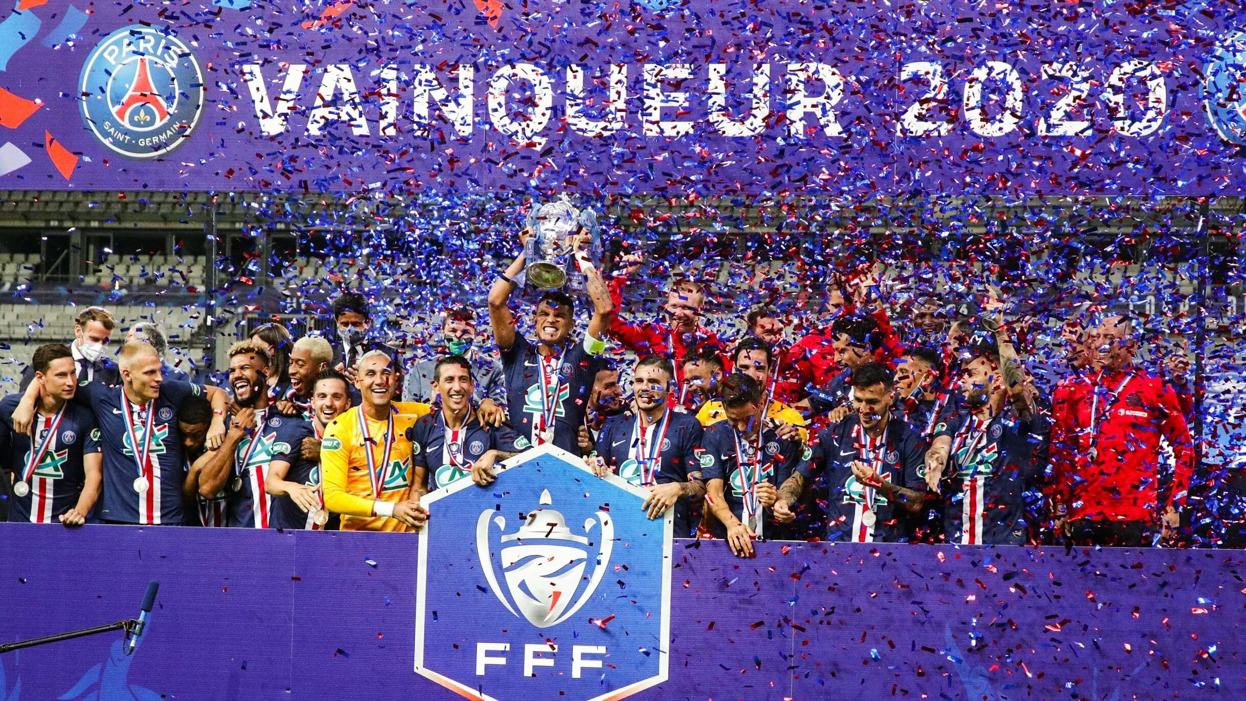 Кубок лиги франции. Coupe de la ligue франция. Чемпионат франции кубок. Трофей чемпионата франции. Кубок французской лиги.