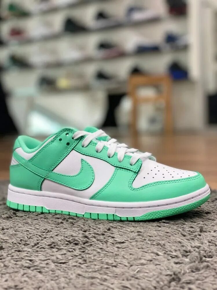 Dunk green. Nike dunk low green glow. nike dunk green glow. nike dunk green. nike dunk low зеленые.