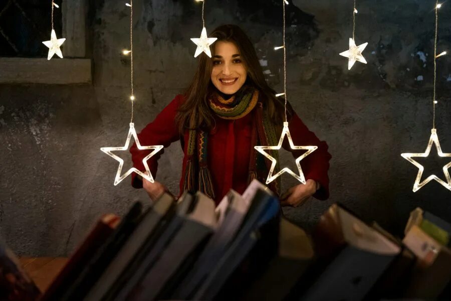 Ненавижу рождество сериал. Причина почему я ненавижу рождество. I hate christmas. Причина почему я ненавижу рождество. Odio il natale сериал.