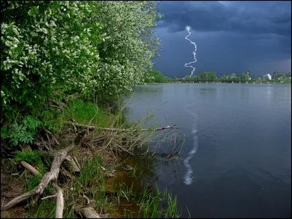 Молния река