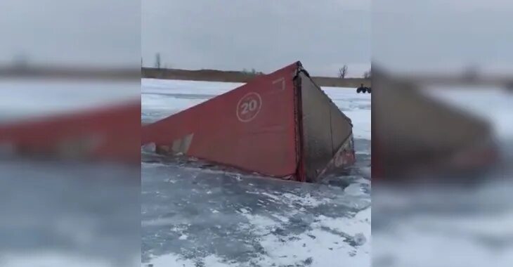 Фура ушла под лед. Фура ушла под лед