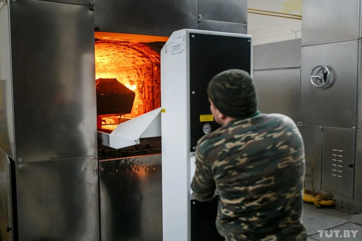 Екатеринбургский крематорий изнутри. Крематорий Сибирский тракт. Крематорий кремирование. Крематорий Екатеринбург Сибирский тракт 10 км.